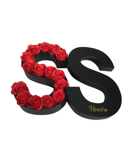 CUTIE FLORI IN FORMA DE LITERA S NEGRU