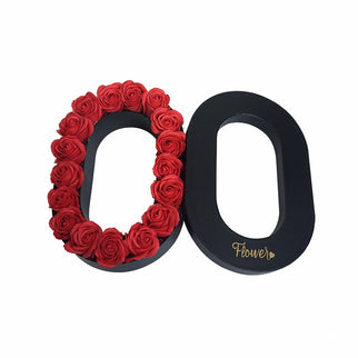 CUTIE FLORI IN FORMA DE LITERA O NEGRU