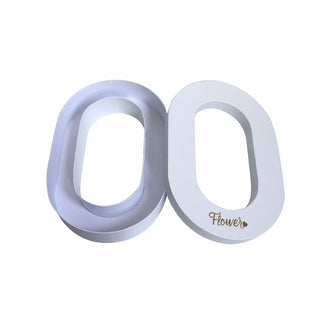 Cutie flori litera O alb