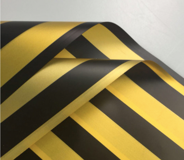 Ambalaj waterproof 60x60cm stripes auriu/negru