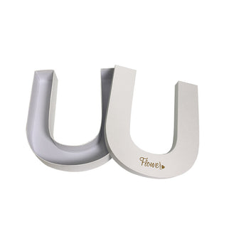 Cutie flori litera U alb