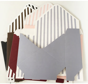 Cutie flori plic gri