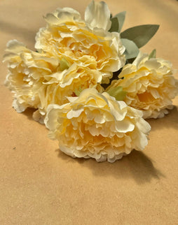 Bujori artificiali (5 flori) galben pastel