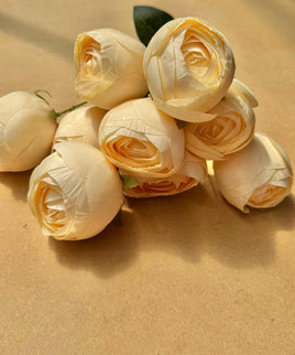 Ranunculus artificial (9 flori) crem