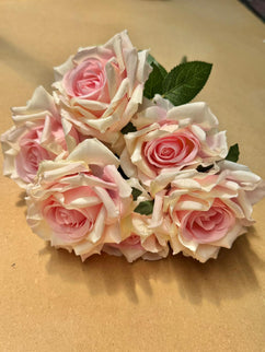 Trandafiri artificiali (7 flori) High & Bridal