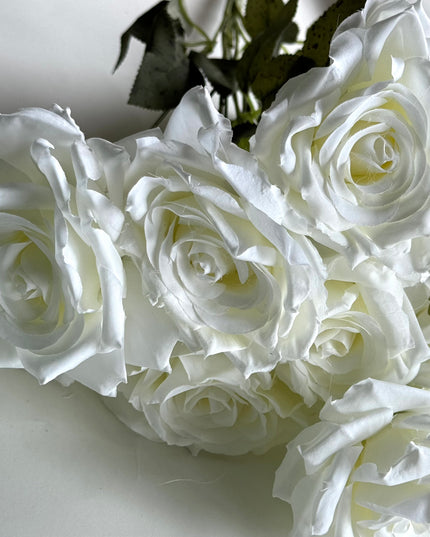 Trandafiri artificiali (9 flori) alb