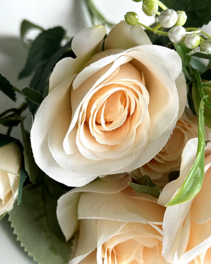 Trandafiri artificiali (10 flori) peach cu verdeata