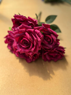 Trandafiri artificiali (7 flori) Hot Spot