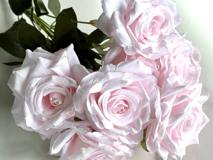 Trandafiri artificiali (9 flori) roz pudra