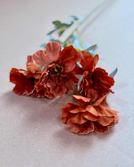 Margarete artificiale maro