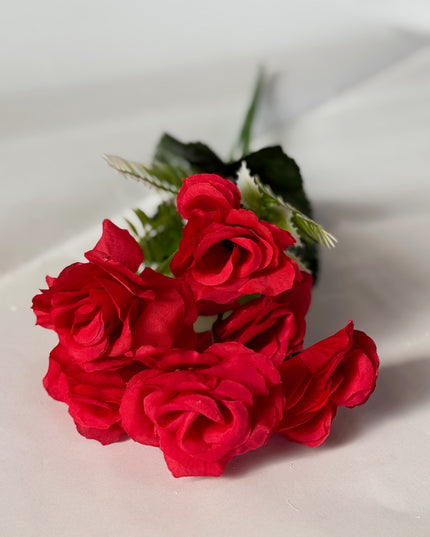 Garofite artificiale (6 flori) roșu