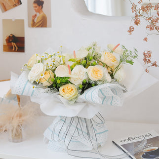 Ambalaj buchet flori waterproof 58x58cm happiness alb scris verde