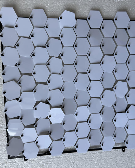 Panou cu paiete alb hexagon cadru negru