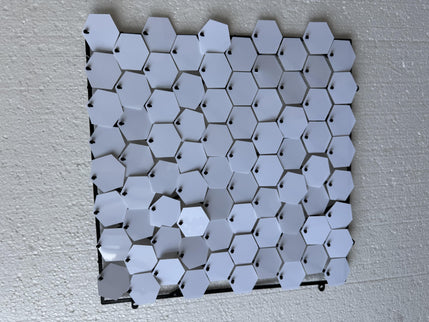 Panou cu paiete alb hexagon cadru negru