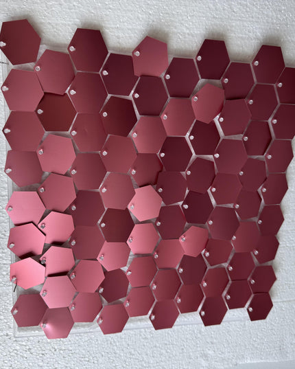 Panou cu paiete hexagon roz inchis mat