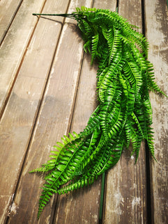 Frunze artificiale lungi