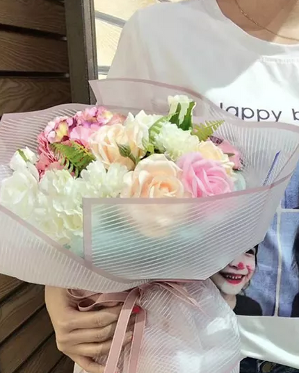 Ambalaj buchet flori waterproof 60x60cm stripes roz