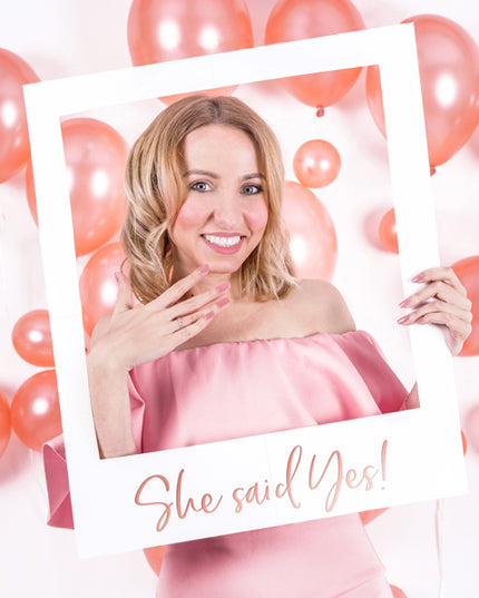 Rama foto selfie "She said yes"