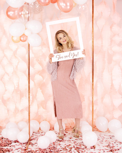 Rama foto selfie "She said yes"