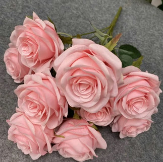 Trandafiri artificiali (9 flori) roz mediu