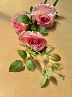 Trandafiri artificiali (3 flori) jumilia