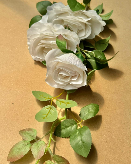 Trandafiri artificiali (3 flori) alb