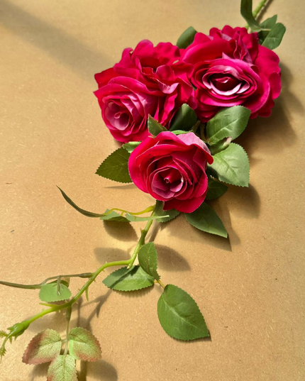 Trandafiri artificiali (3 flori) roz închis