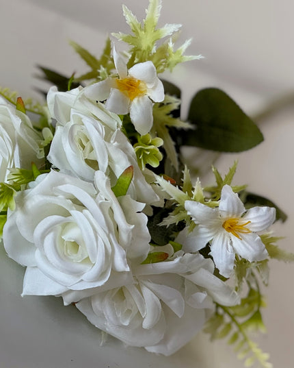 Trandafiri artificiali mix  (5 flori) alb