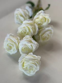 Trandafiri artificiali 7 flori 70cm alb