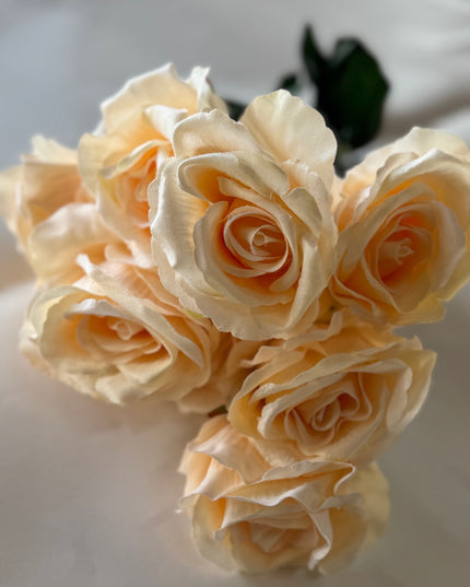 Trandafiri artificiali (9 flori) peach