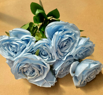 Trandafiri artificiali (9 flori) albastru