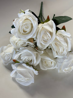 Trandafiri artificiali (9 flori) catifea alb