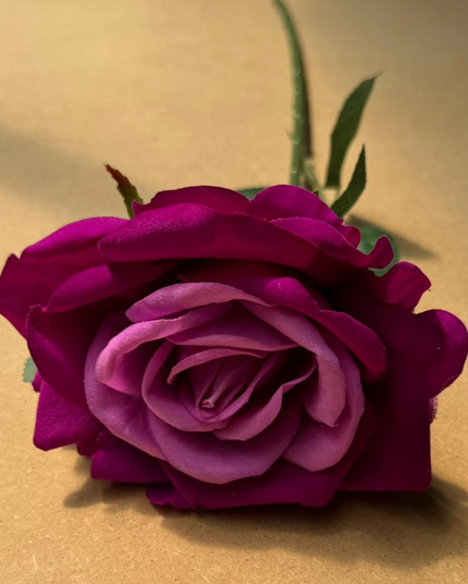 Trandafiri artificiali single mov