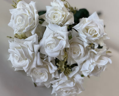 Trandafiri artificiali (10 flori) alb