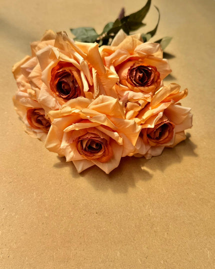 Trandafiri artificiali (7 flori) caramiziu