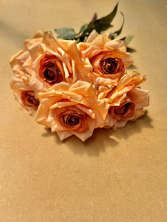 Trandafiri artificiali (7 flori) caramiziu