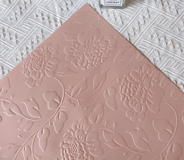 Ambalaj hârtie gravat 53x40cm roz pal